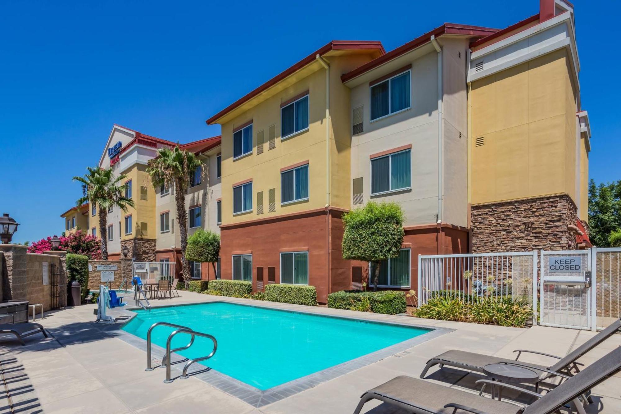 Fairfield Inn And Suites Turlock Bagian luar foto